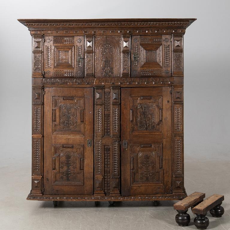 Skåp, Renässans-stil 1800-tal.