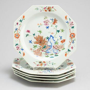 Five famille rose export porcelain plates, Qing dynasty, Qianlong (1736-95).