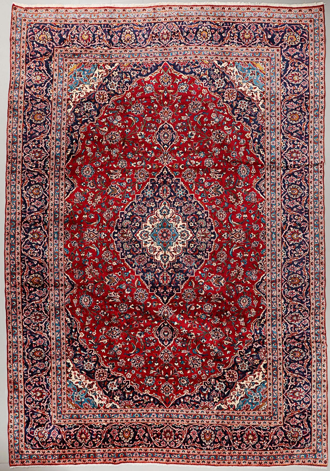 A Keshan rug, ca 420 x 290 cm.