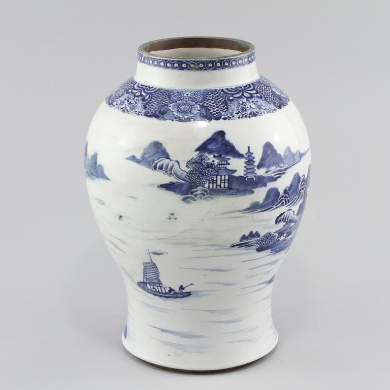 URNA, porslin, Kina, 1700-tal.