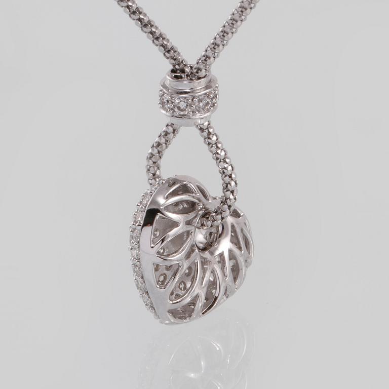 HÄNGE, 18k vitguld med 86 briljantslipade diamanter, 1.43 ct. Vikt 9 g.