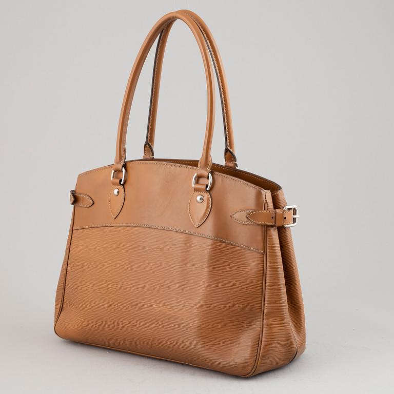 Louis Vuitton, a brown Epi handbag, 2006.