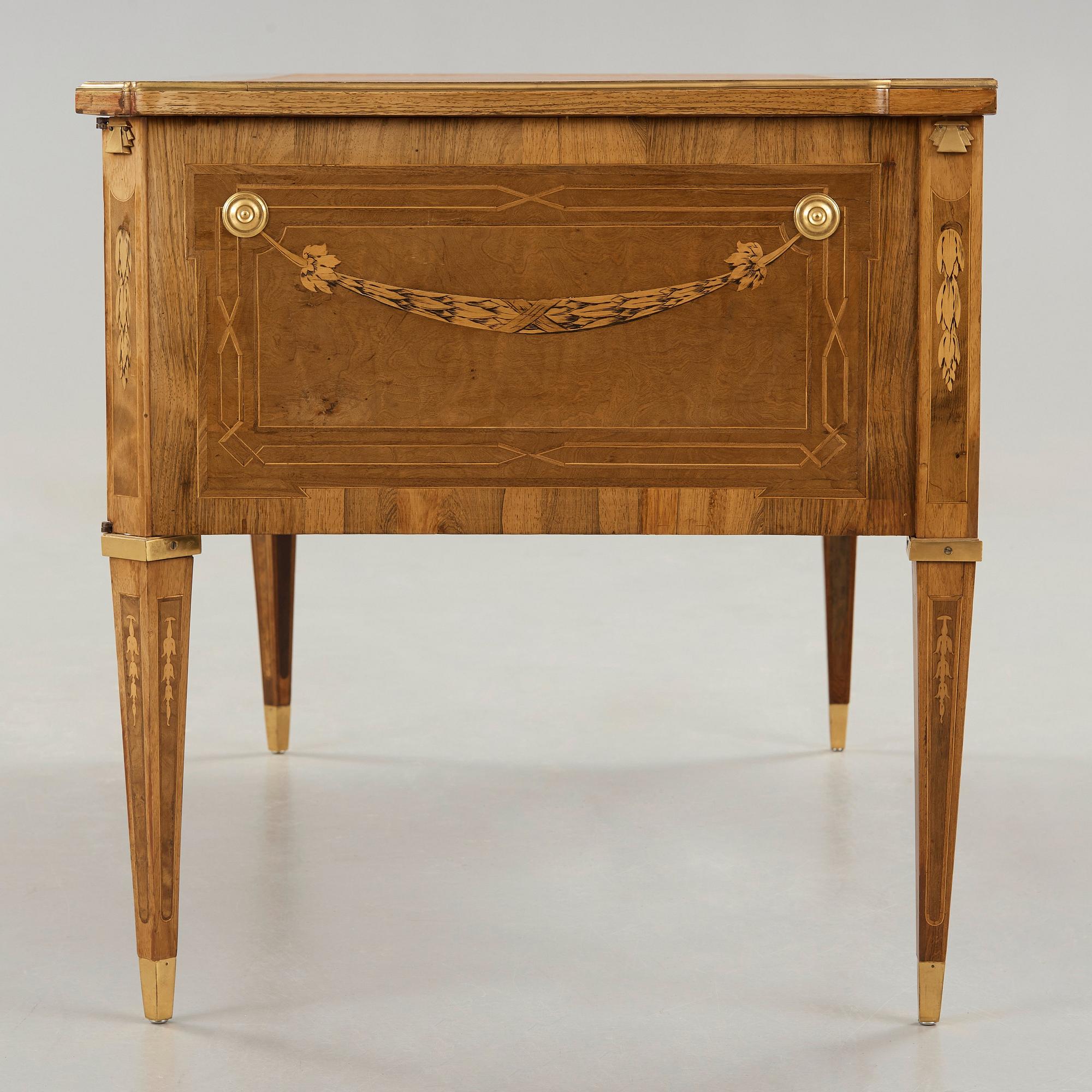 SKRIVBORD, av Georg Haupt (mästare i Stockholm 1770-1784), ej signerat. Gustavianskt.