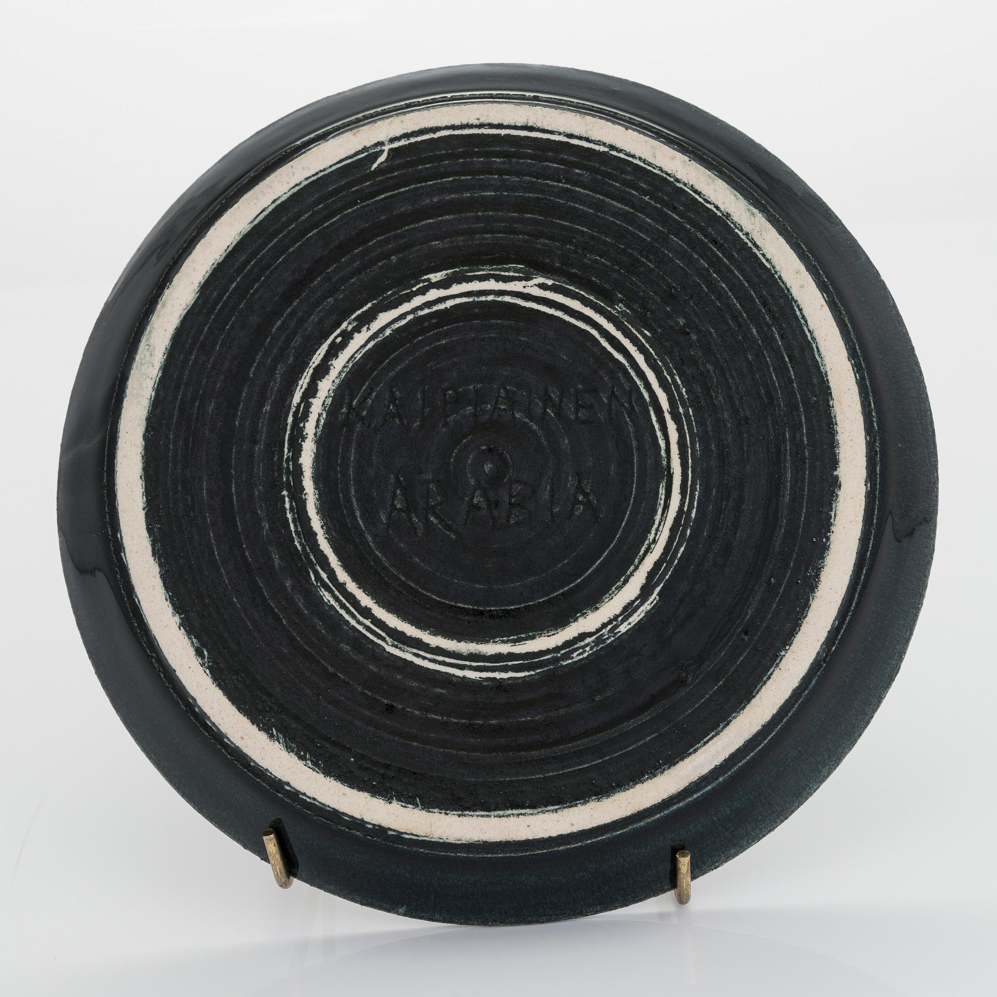 Birger Kaipiainen, koristelautanen, kivitavaraa, signeerattu  Kaipiainen, Arabia.