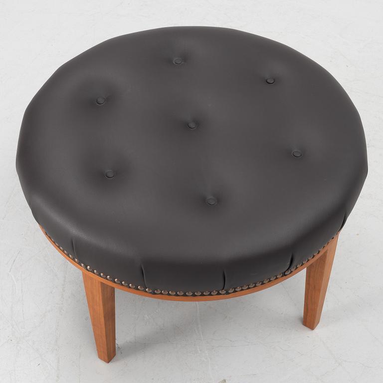 Josef Frank, a model B 647 ottoman, Firma Svenskt Tenn.
