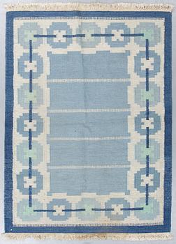 A carpet, flat weave, ca 197 x 147,5 cm, second half of the 20th century.