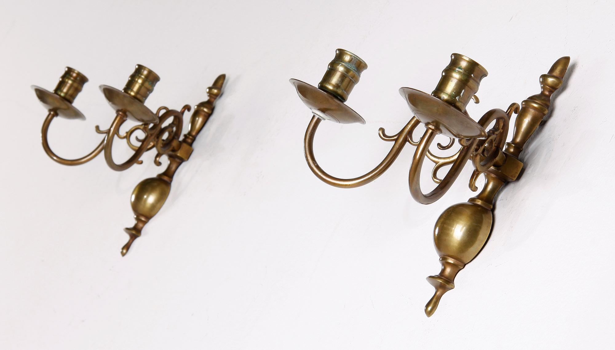 LJUSKRONA SAMT APPLIQUER, ett par, mässing, barockstil, 1900-tal. H 23-41.