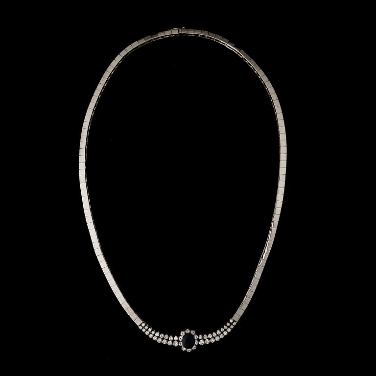 A NECKLACE, facetted sapphire, brilliant cut diamonds, 18K white gold.