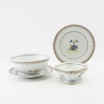 Plates, 2 sets, and bowls, 2 pieces, China/Samson, 18th/19th century porcelain.
