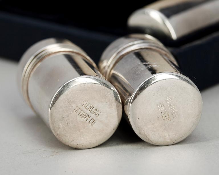 PEPPAR- OCH SALTKAR, 4 delar, sterlingsilver, Tiffany & Co, 1900-tal. Tot vikt ca 38g.