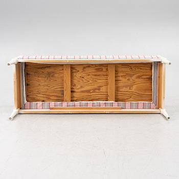 Soffa, 1900-talets andra hälft, Gustaviansk stil.