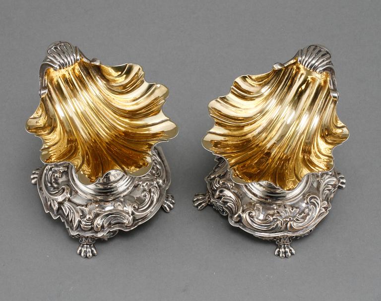 SALTKAR, ett par, silver, Gustaf Möllenborg, Stockholm, 1842, vikt 240 g.
