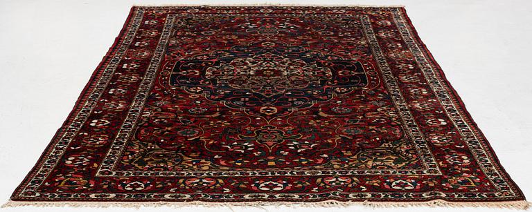 Matta semiantik Chahar Mahal och Bakthiaril, sannolikt Pir Balut, ca 341 x 221 cm.