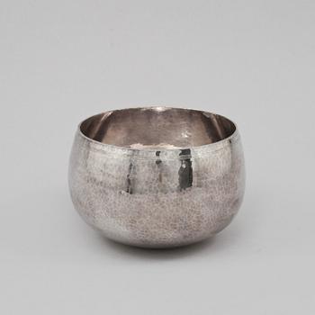 SKÅL, sterlingsilver, Martin Öhman, Halmstad, 1984. Vikt 332 g.