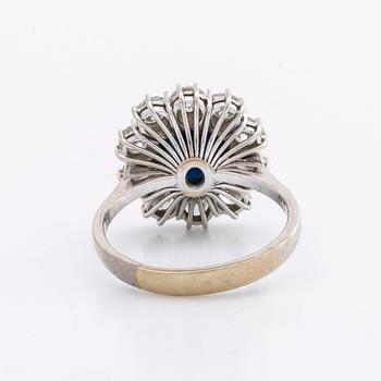 SAPPHIRE RING 18K whitegold 1 sapphire approx 9 x 7 mm and brilliant-cut diamonds approx 1,5 ct.