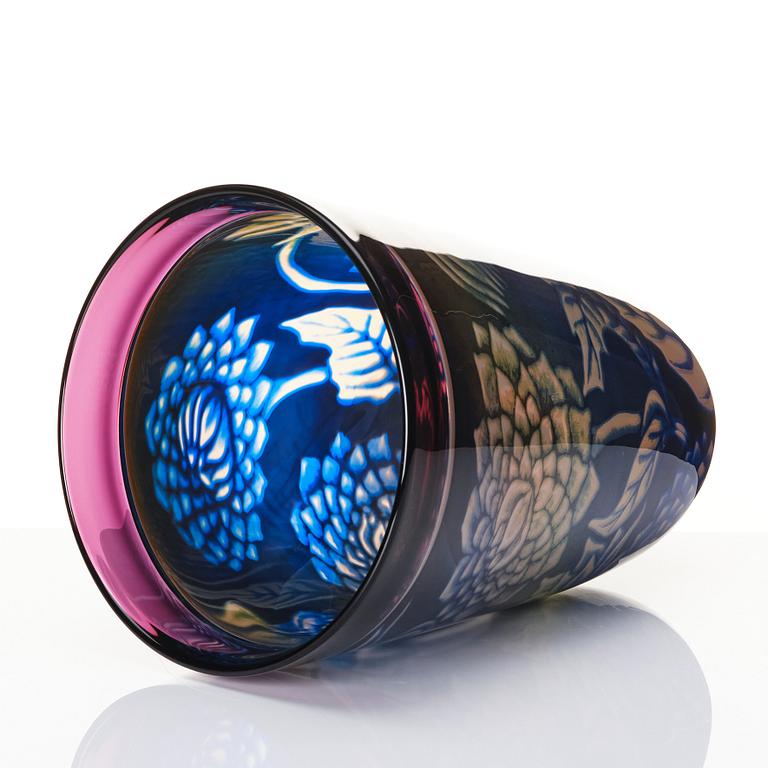 Eva Englund, a 'graal' glass vase, Orrefors, Sweden 1989.