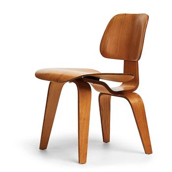 21. Charles & Ray Eames, a "DCW", chair, Evans Products Co USA, 1940's.