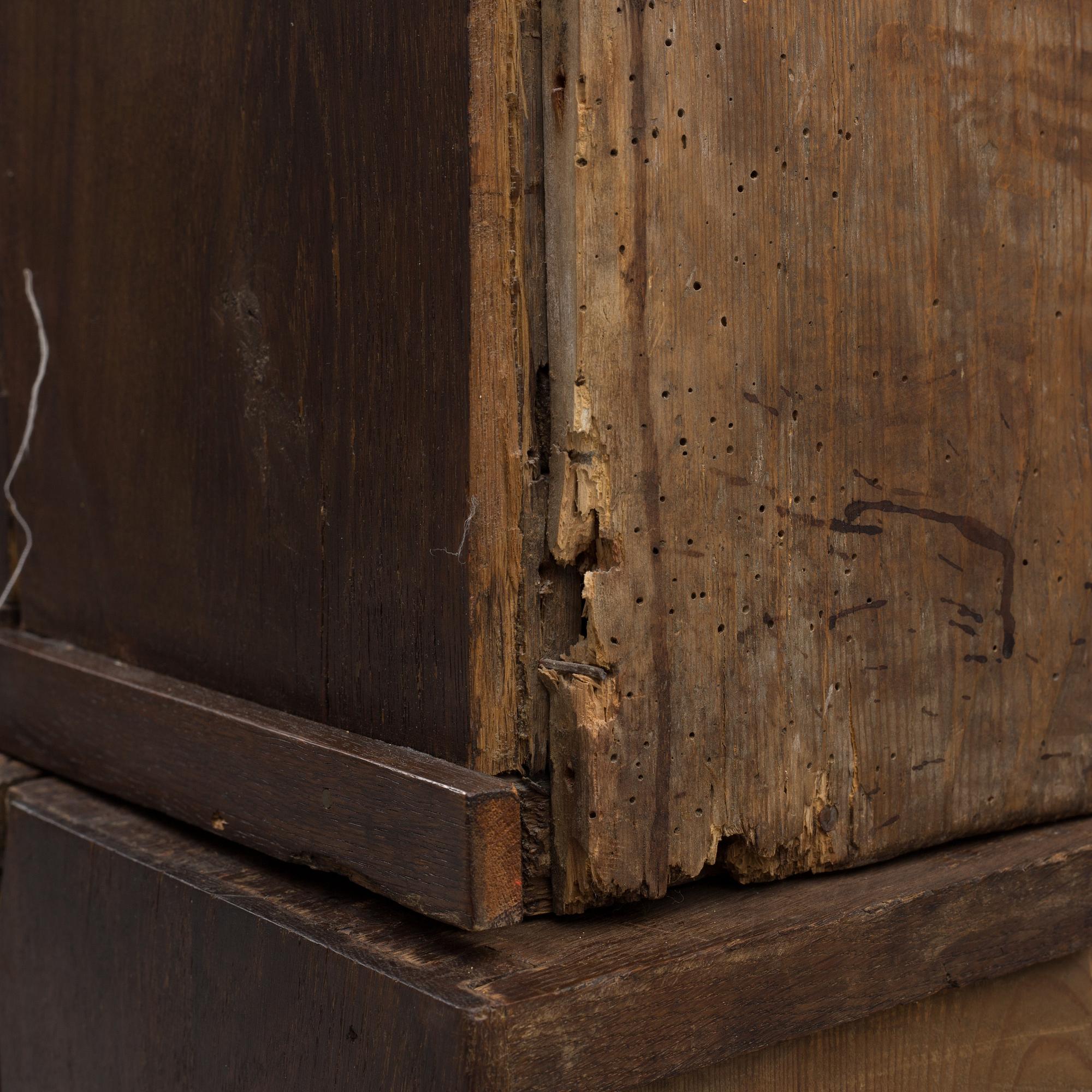 An 18 th century rococo cabinett.