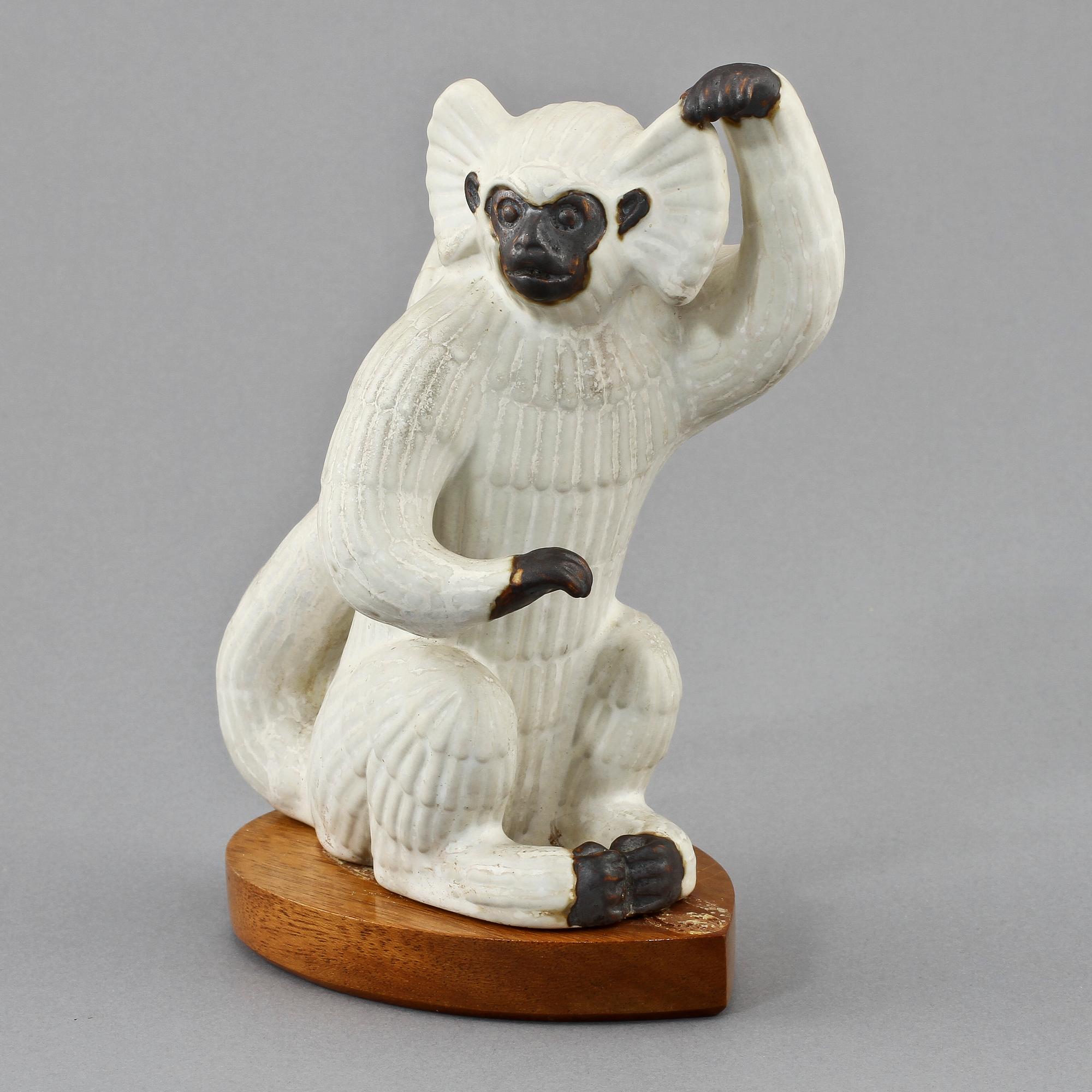 FIGURIN, stengods, Gunnar Nylund, Rörstrand, 1900-tal.