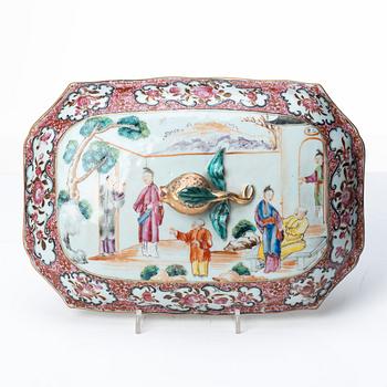 A famille rose tureen with cover, Qing dynasty, Qianlong (1736-95).