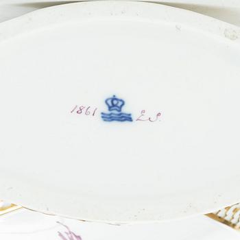 Royal Copenhagen, tulpanvaser, ett par"Juliane Marie purpur", 1905, Danmark.