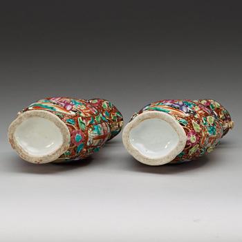 VASER, ett par, kompaniporslin. Qing dynastin, Qianlong (1736-95).