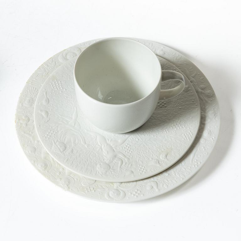 Björn Wiinblad, 19 pieces of a 'Die Zauberflöte' porcelain service, Rosenthal, Germany.