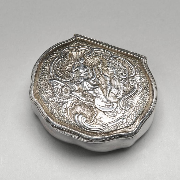 A Swedih mid 18th century parcel-gilt silver snuff-box, mark of Jonas Berg, Stockholm 1755.