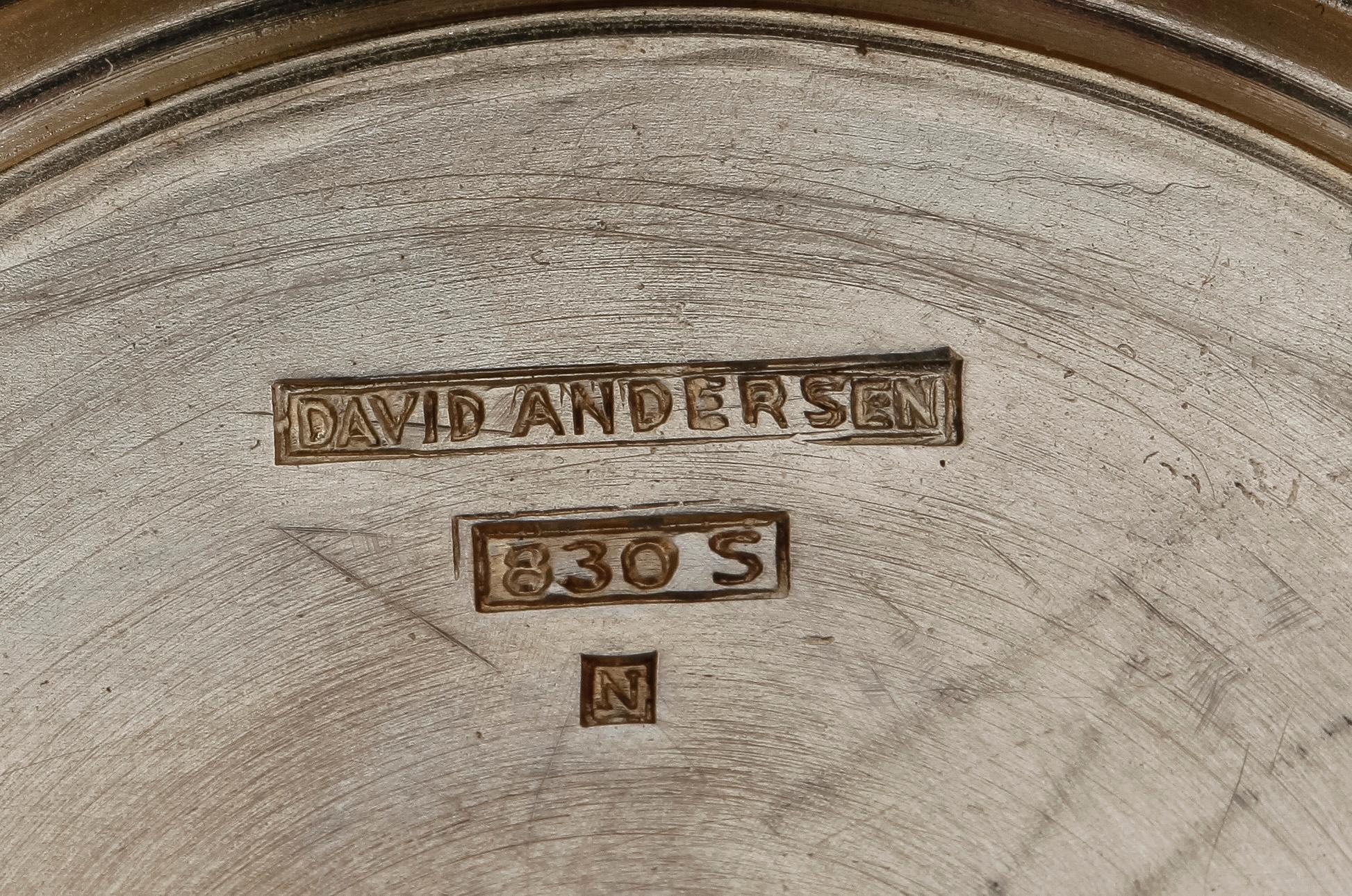 BÄGARE, 3 st, silver, bl a David Andersen, Norge och K G Markströms Guldsmeds AB 1943. Tot 502 g.