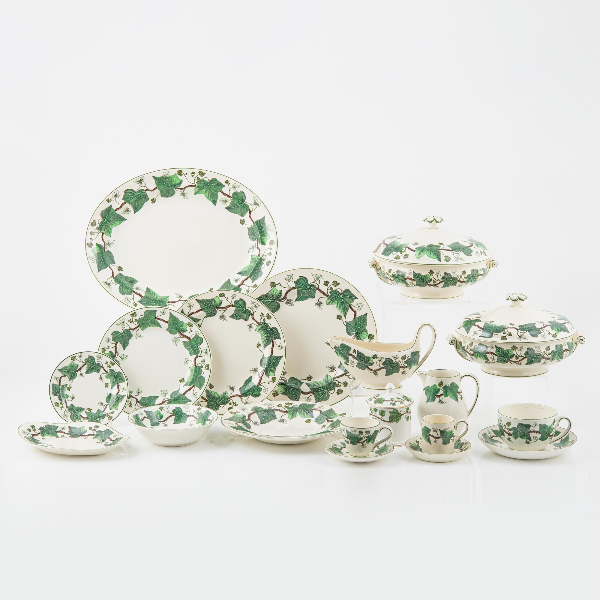 Mat- och kaffeservis, ca 77 delar, flintgods, "Napoleon Ivy", Wedgwood.