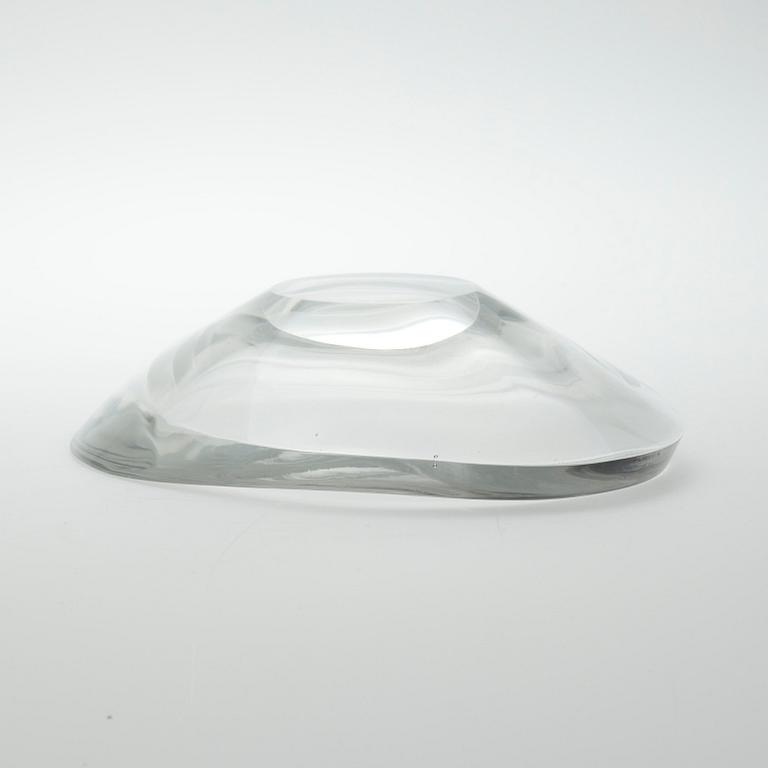 Tapio Wirkkala, A GLASS SCULPTURE.
