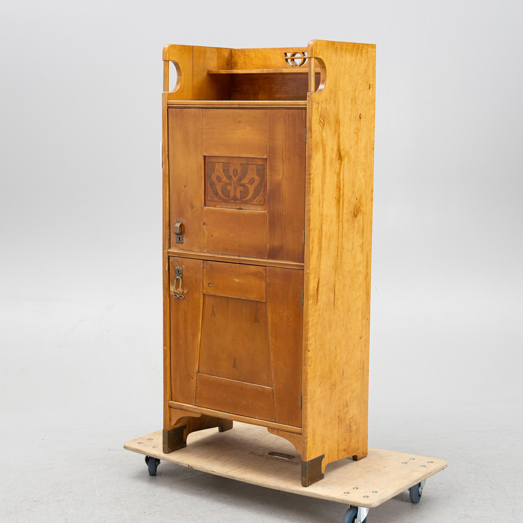 Skåp, Jugend, tidigt 1900-tal.