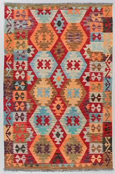 MATTA, kelim, ca 190 x 122 cm.