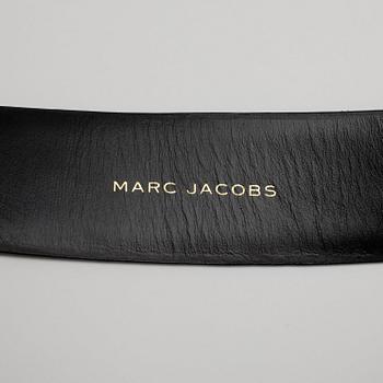 MARC JACOBS, a black leather belt with gold colored hardwear.