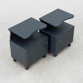 Sängbord, ett par, omkring 1900-talets mitt.