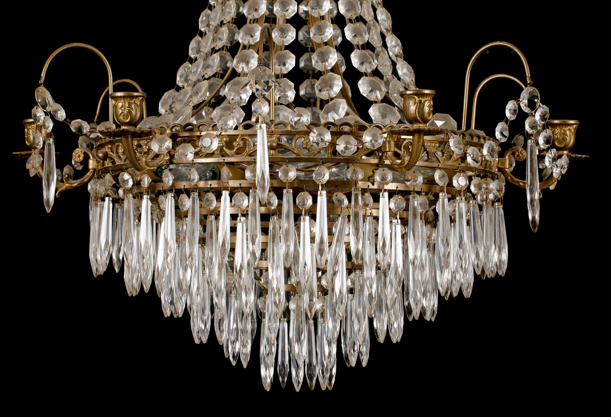 LJUSKRONA, gustaviansk stil, 1900-talets första hälft, höjd ca 90 cm.