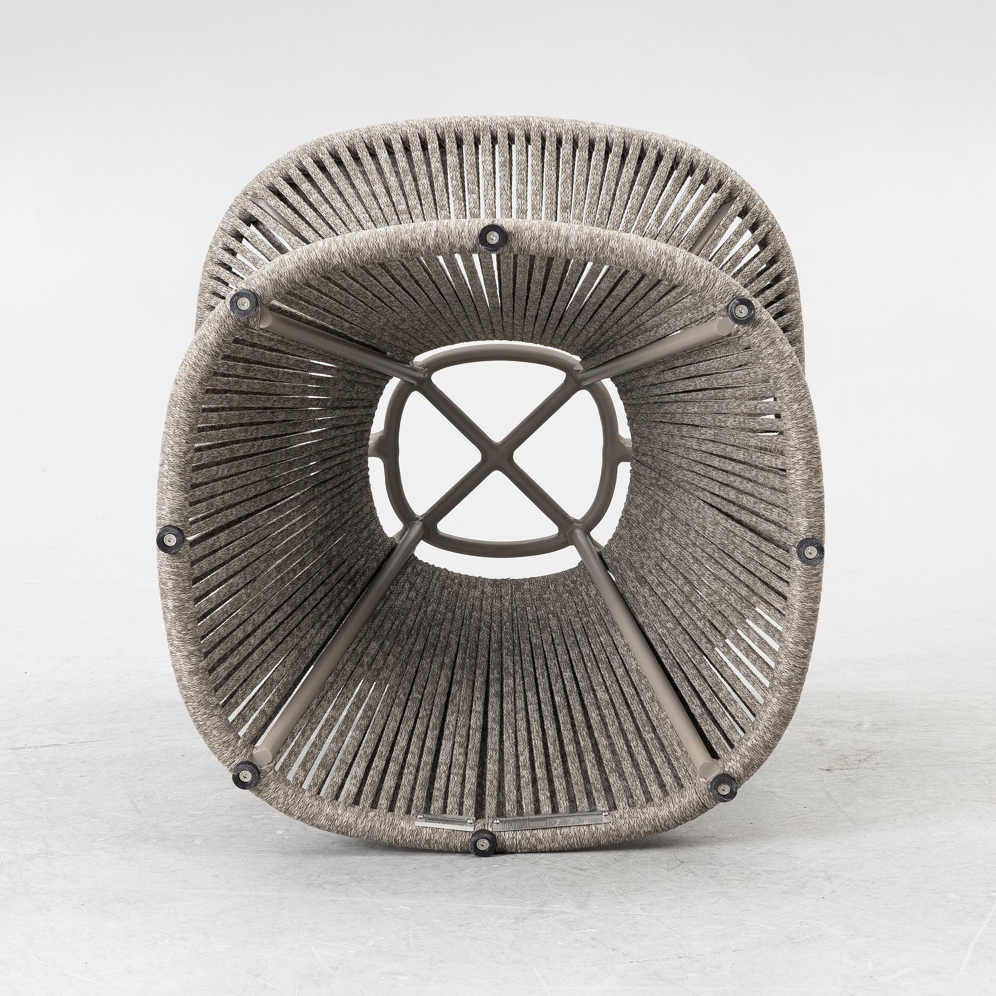 Monica Armani, six outdoor 'Flair O' ' B&B Italia.