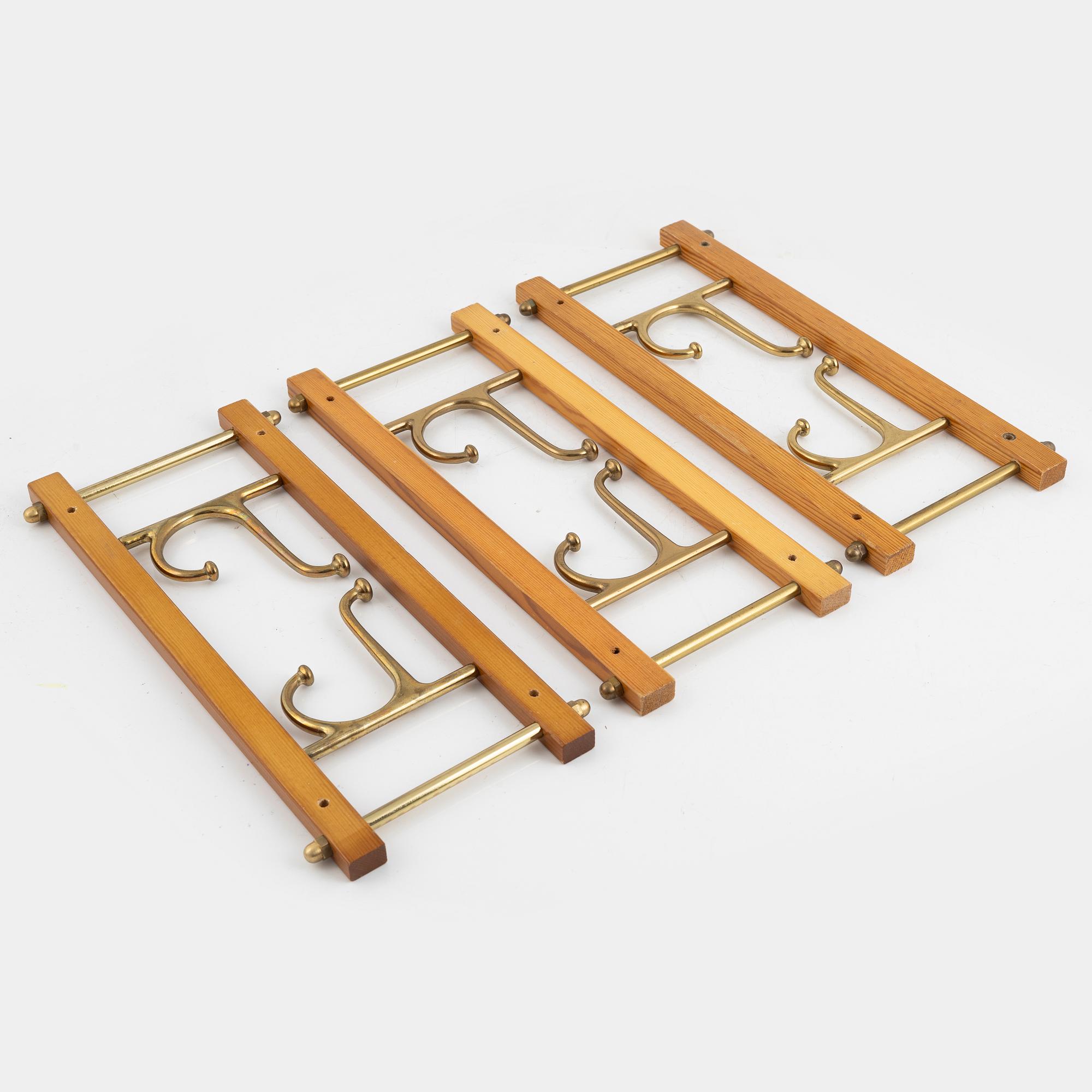 Klädhängare, 3 st "Dekorativ", Skoglunds metallgjuteri, Anderstorp, 1900-talets mitt.