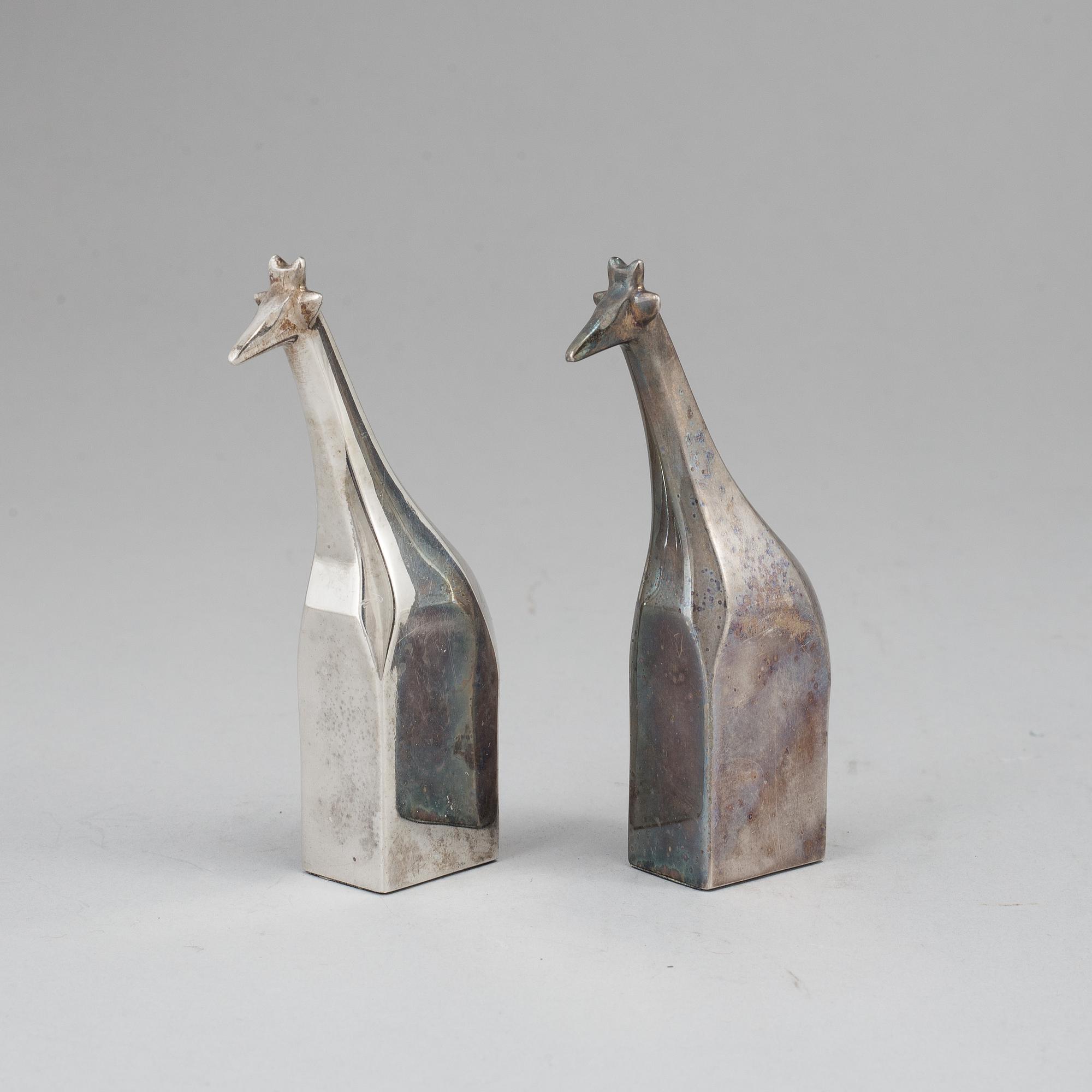 GUNNAR CYRÉN, a group of two silver plated figurines, Dansk Designs, Japan.