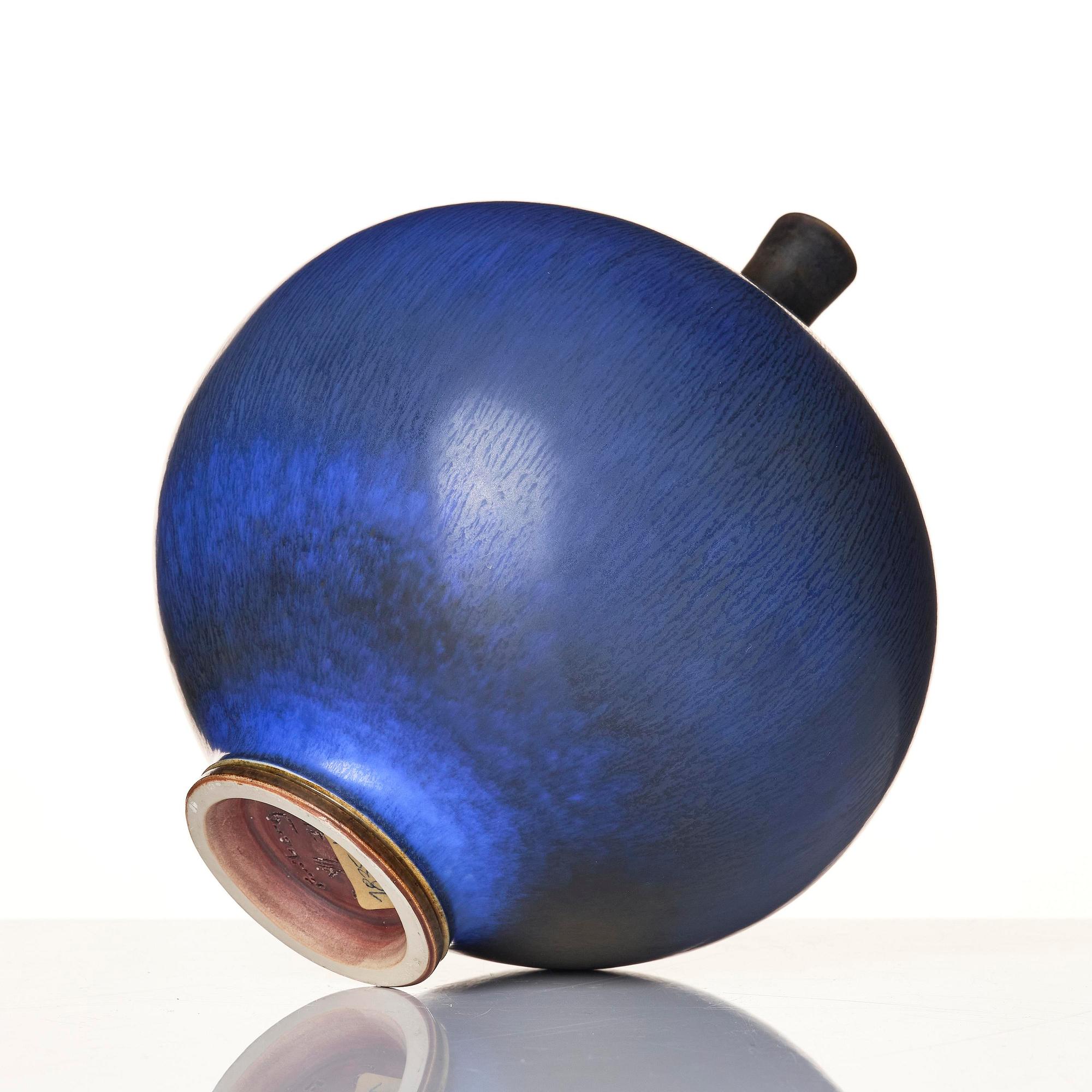 Berndt Friberg, a stoneware vase, Gustavsberg Studio 1975.