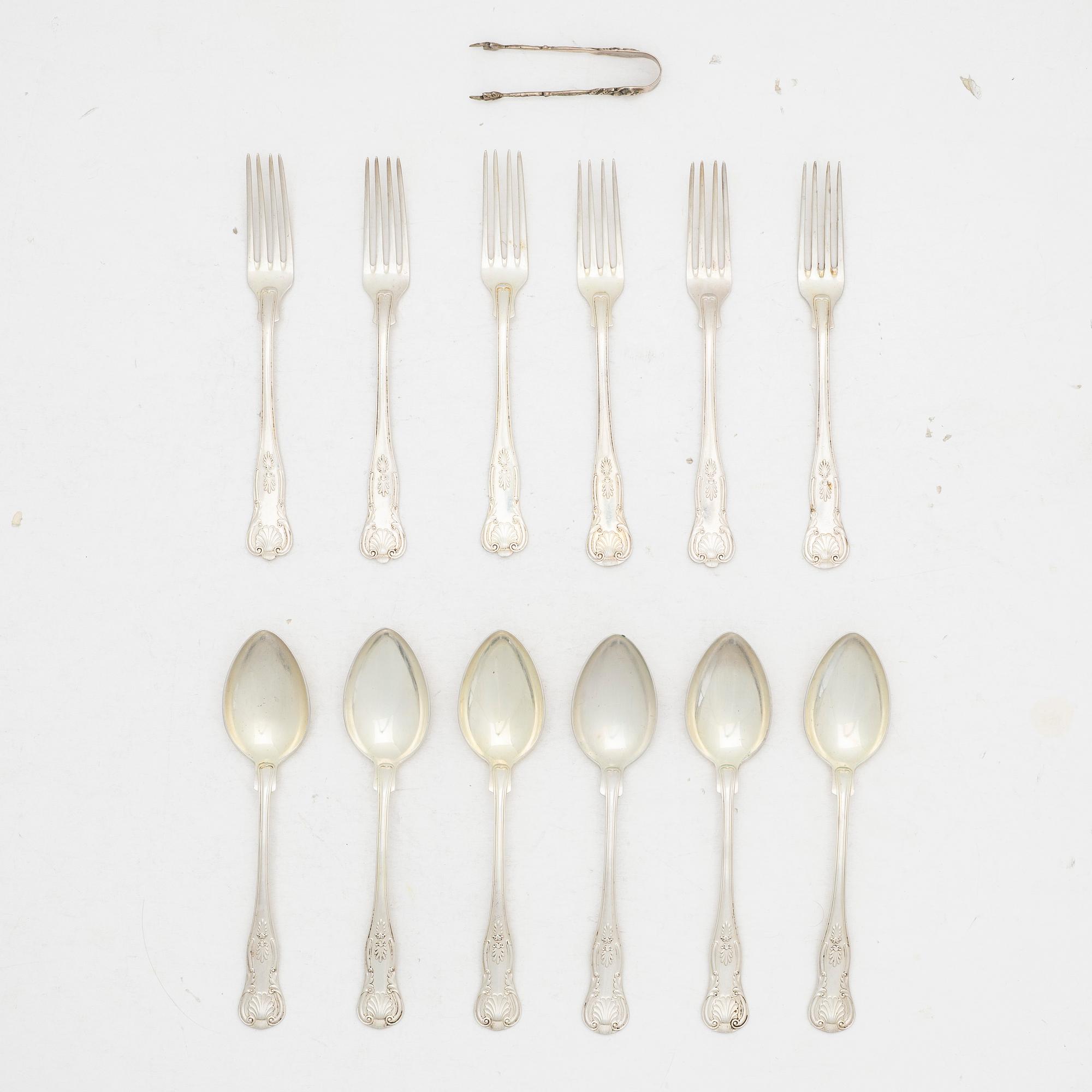 Bestick, 12 st, silver, modell "Engelsk snäck", CG Hallberg, Stockholm, bl a 1954, samt en sockertång.