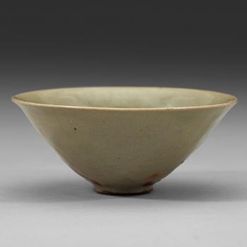 444. A celadon glazed bowl, Northern Song dynasty (960-1126).