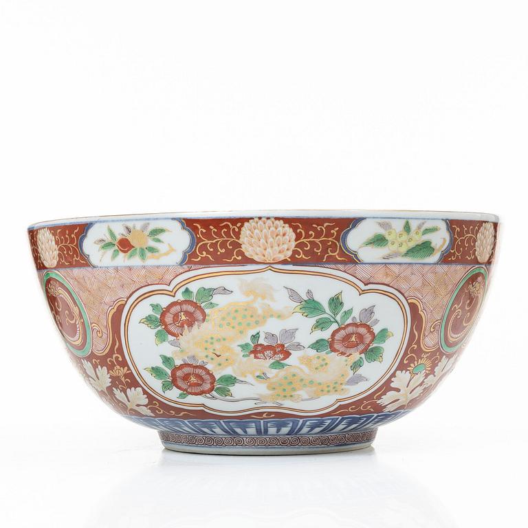 A large Japanese imari porcelain punch bowl, 19th century.