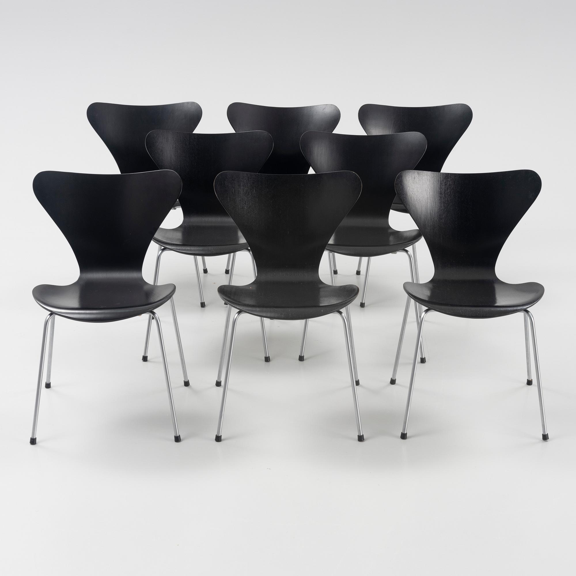 Arne Jacobsen, a set of eight model 'Seven' chairs, Fritz Hansen, Denmark, 1968.