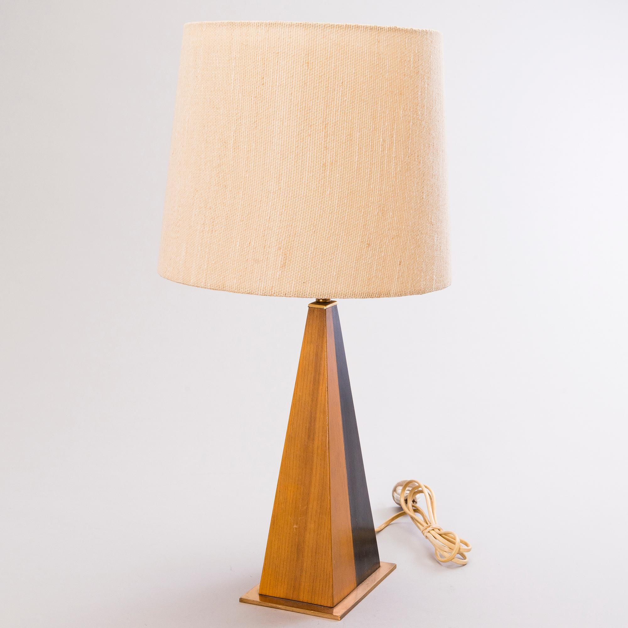 MARIA LINDEMAN, pöytävalaisin, Idman 1960-luku.