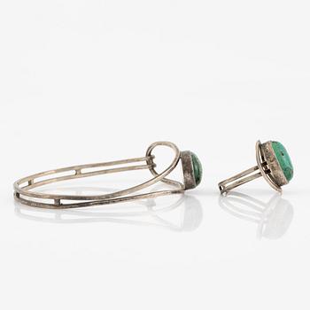 Armring samt ring, silver med cabochonslipade stenar.