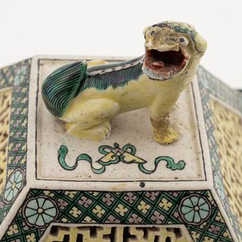 A Chinese bisquit porcelain sencer, 20th century.