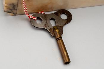 BORDSPENDYL, art deco, 1900-talets första hälft.