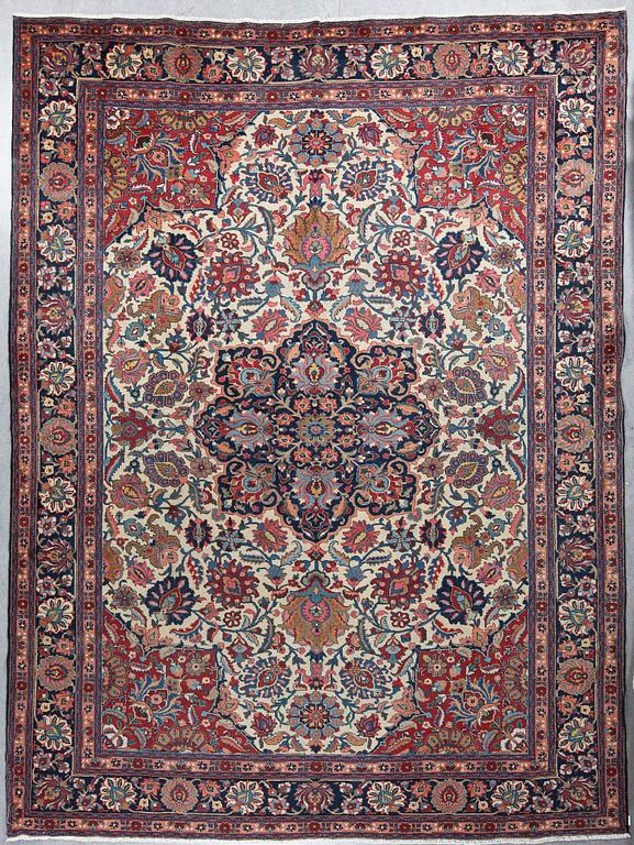 MATTA, semiantik, Täbris. Ca 388 x 295 cm.