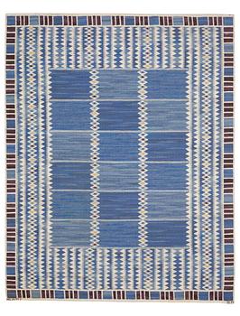 952. CARPET. "Salerno blå". Rölakan (flat weave). 295,5 x 235 cm. Signed AB MMF BN.